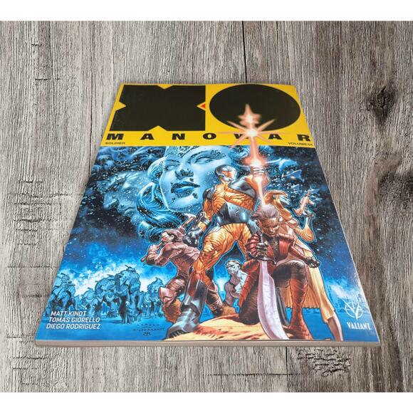 XO Manowar volume 1 soldier by Matt Kindt - Picture 1 of 2